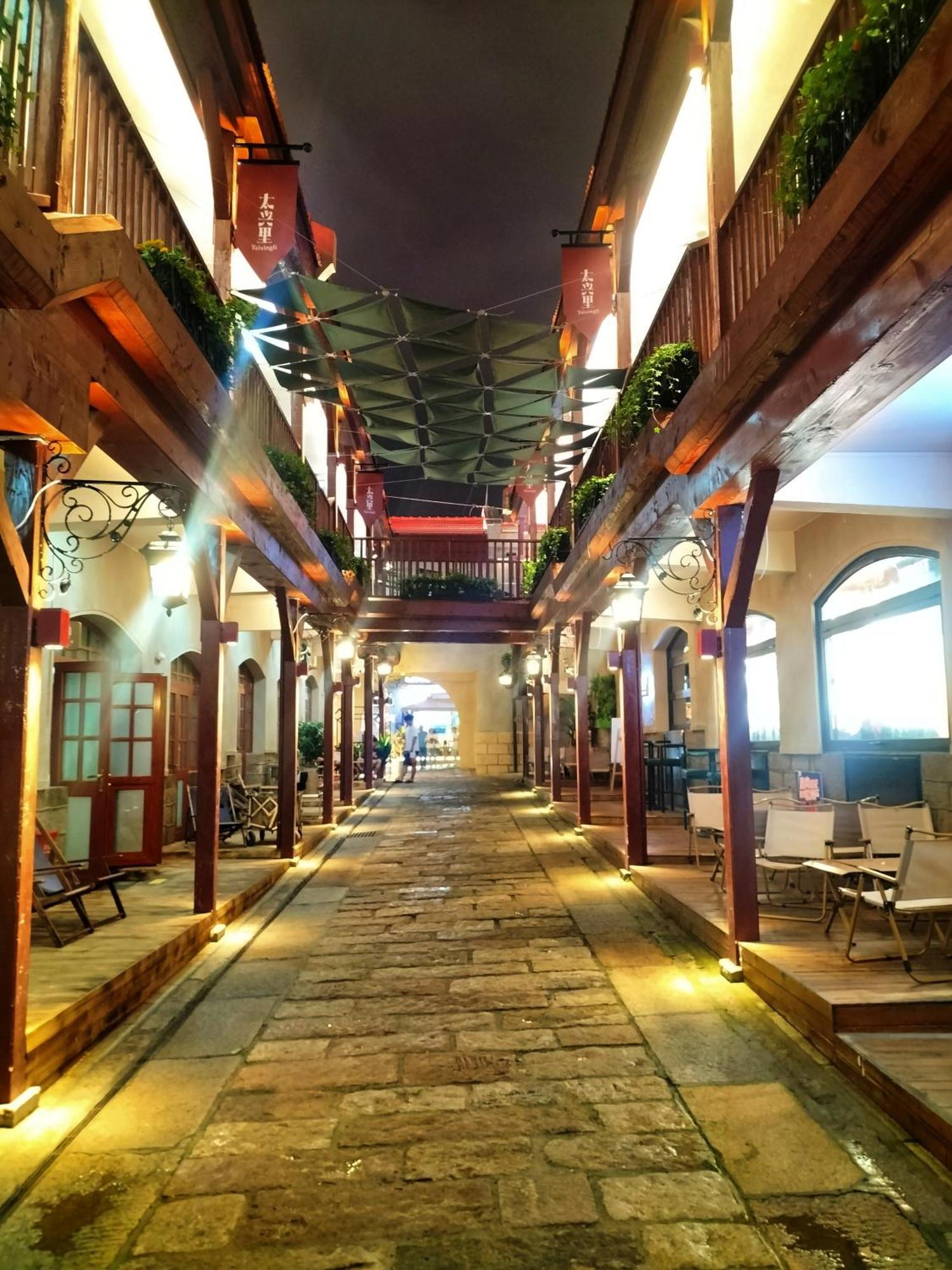 Hua Qi Kaiserdom Hotel Zhongshan Road St Michael'S Cathedral And Zhanqiao Pier Qingdao Luaran gambar