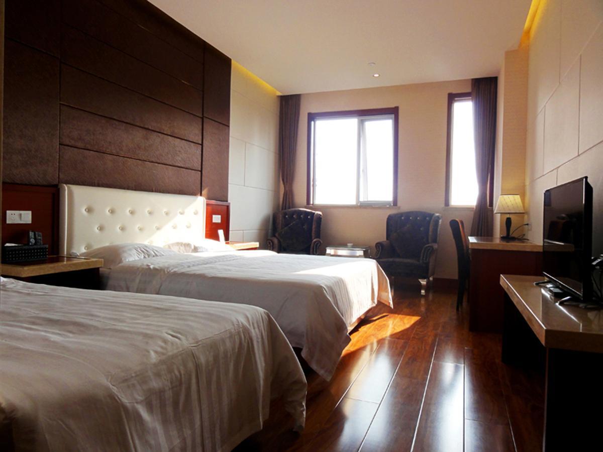 Hua Qi Kaiserdom Hotel Zhongshan Road St Michael'S Cathedral And Zhanqiao Pier Qingdao Luaran gambar