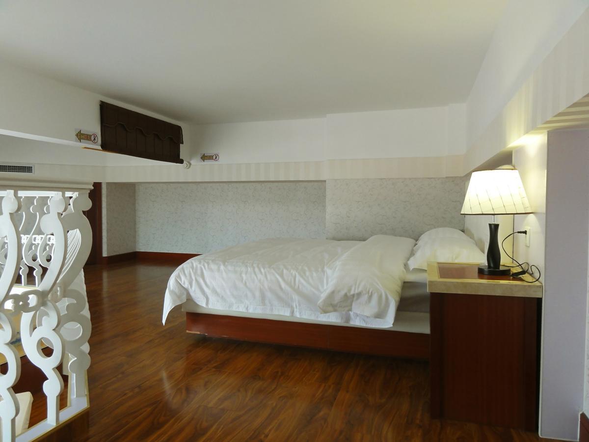 Hua Qi Kaiserdom Hotel Zhongshan Road St Michael'S Cathedral And Zhanqiao Pier Qingdao Luaran gambar
