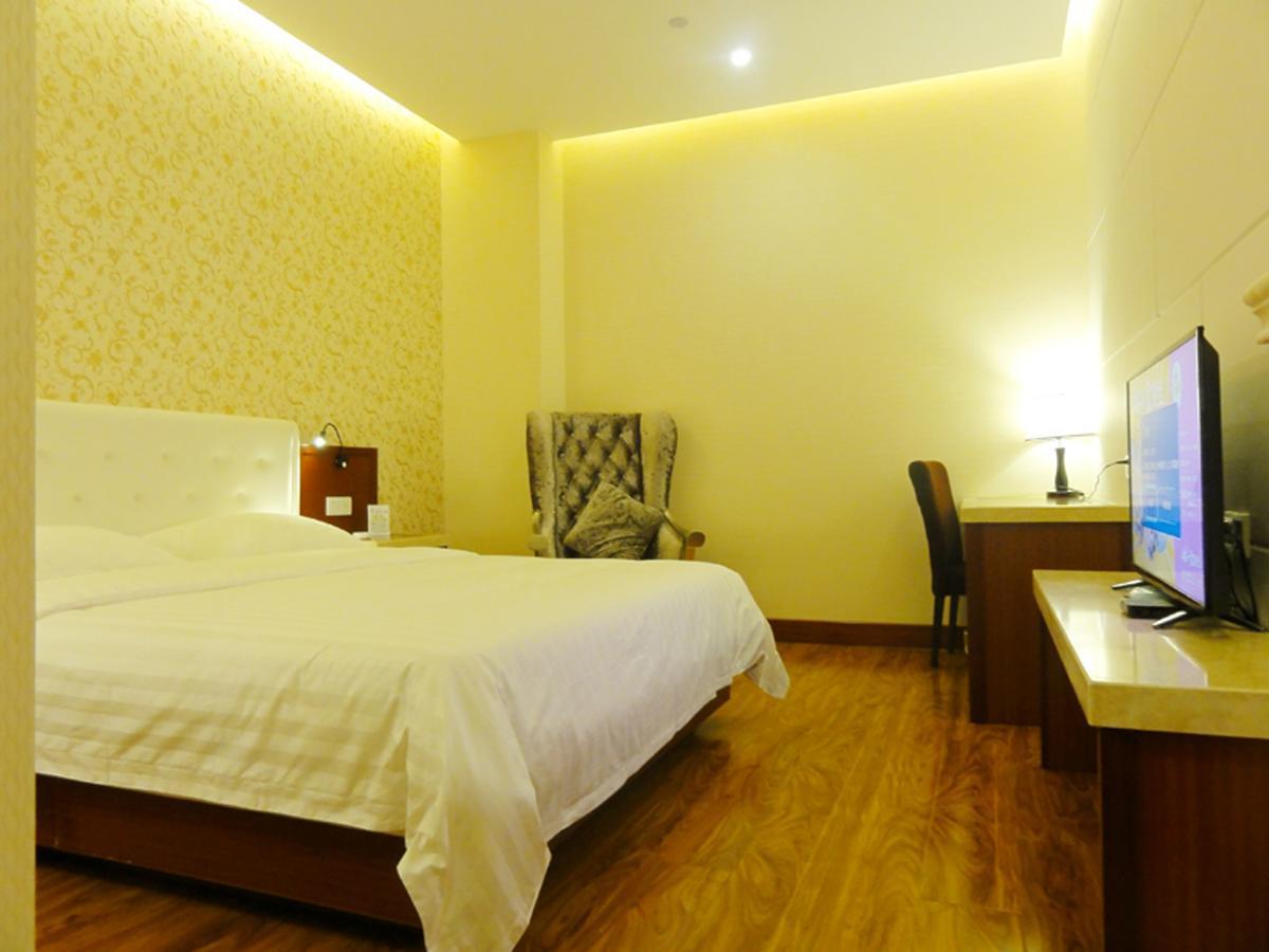 Hua Qi Kaiserdom Hotel Zhongshan Road St Michael'S Cathedral And Zhanqiao Pier Qingdao Luaran gambar
