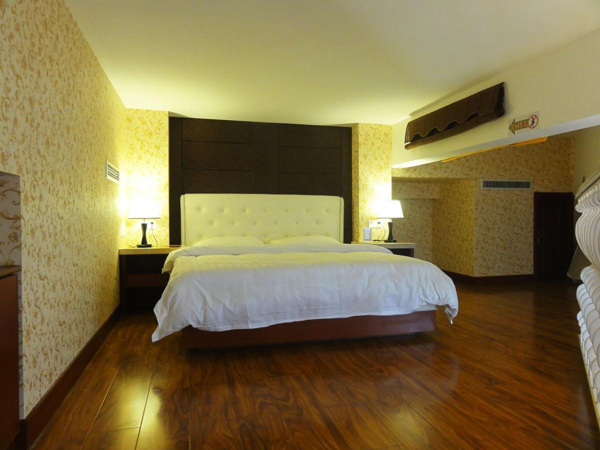 Hua Qi Kaiserdom Hotel Zhongshan Road St Michael'S Cathedral And Zhanqiao Pier Qingdao Luaran gambar