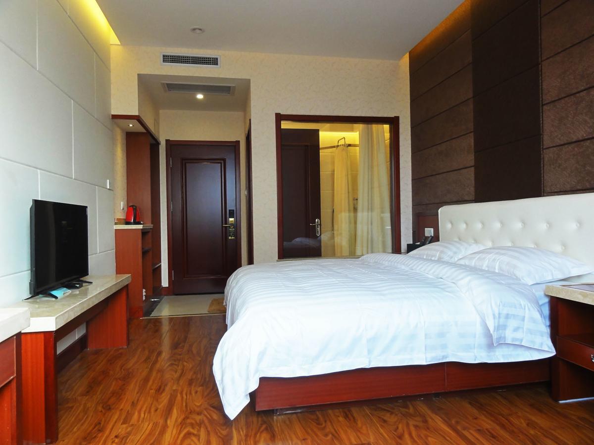 Hua Qi Kaiserdom Hotel Zhongshan Road St Michael'S Cathedral And Zhanqiao Pier Qingdao Luaran gambar